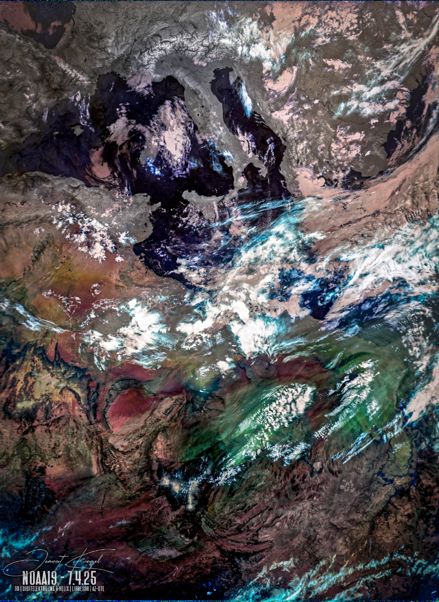 4.25 NOAA 19 avhrr 3 rgb AVHRR 3b45 IR False Color corrected